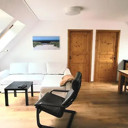 Am Mit Garten شترالسوند